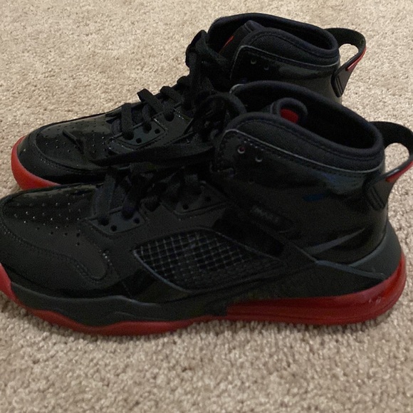 Brand new never used Jordan Mars, no box going for 200-300$ show size 8,5 - Picture 2 of 4